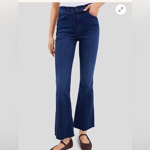 NWOT Mother the weekender fray in color “mint condition” size 24.